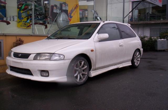 Fotky: Mazda 323 1.3i Hatchback (foto, obrazky)