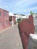 :  > Bermudy (Bermuda)