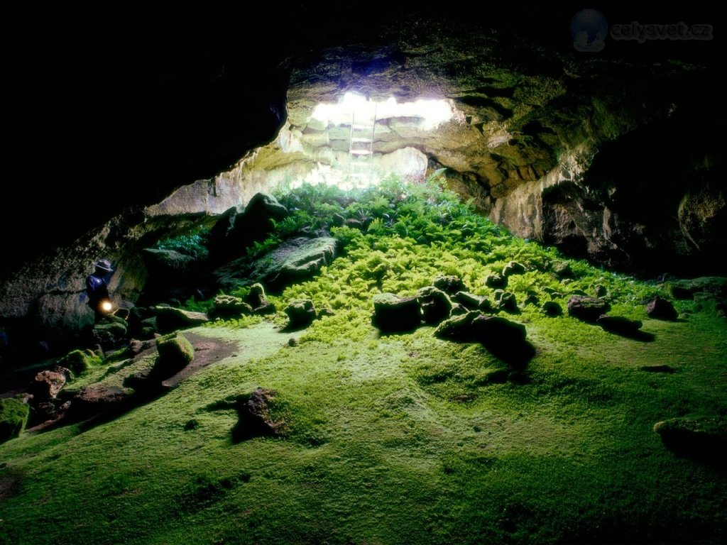 Foto: Lava Tube Cave, Lava Beds National Monument, Tulelake, California